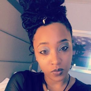 Meet your Posher, Antonia